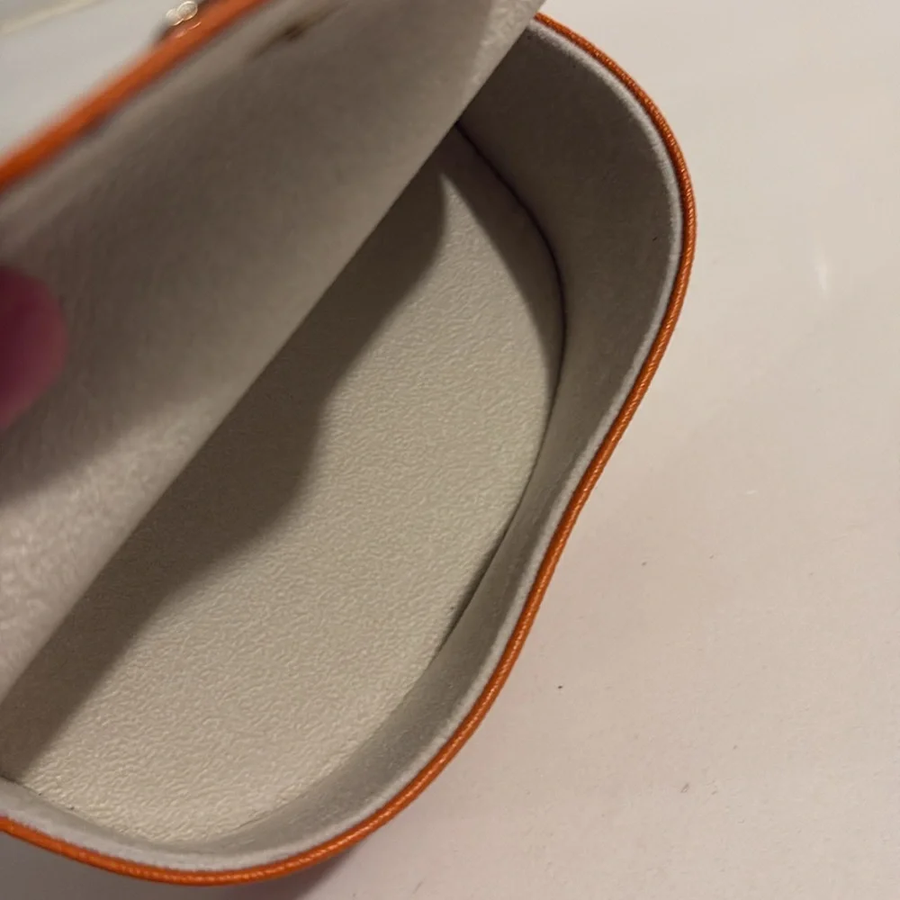 Tory Burch Sunglasses Case Only Size OS